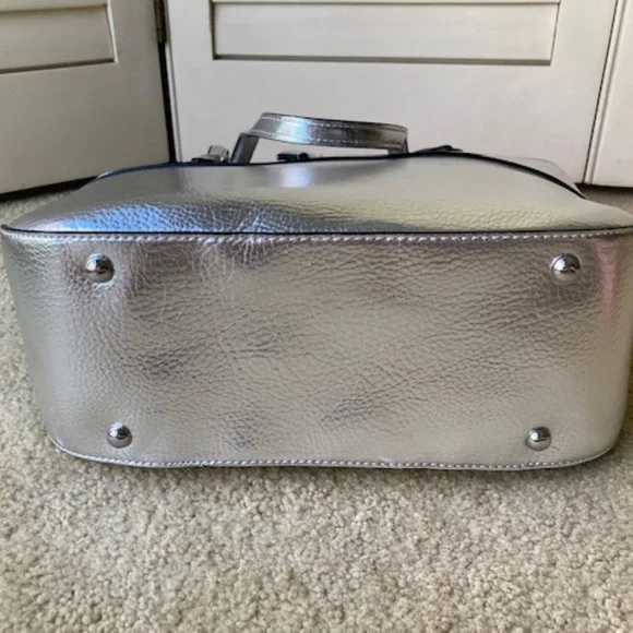 Nine West faux Leather Silver Satchel 🆕 - Picture 7 of 15